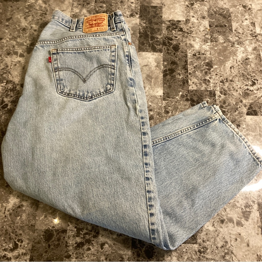 Levi's 560 Men’s Comfort Fit Jeans Size 42x30 Tapered Leg Light Wash Denim Fray